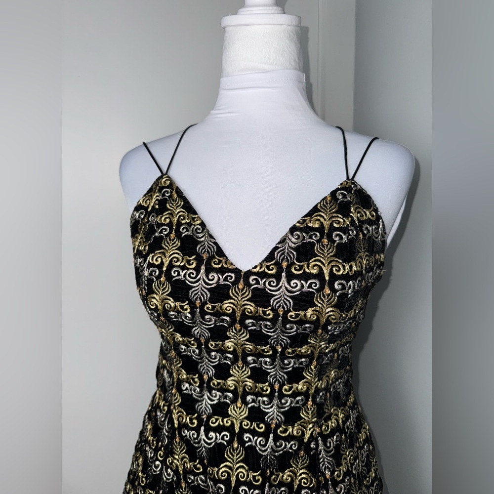 Alice + Olivia Marilla Cocktail Dress/Size 4 - Picture 4 of 10